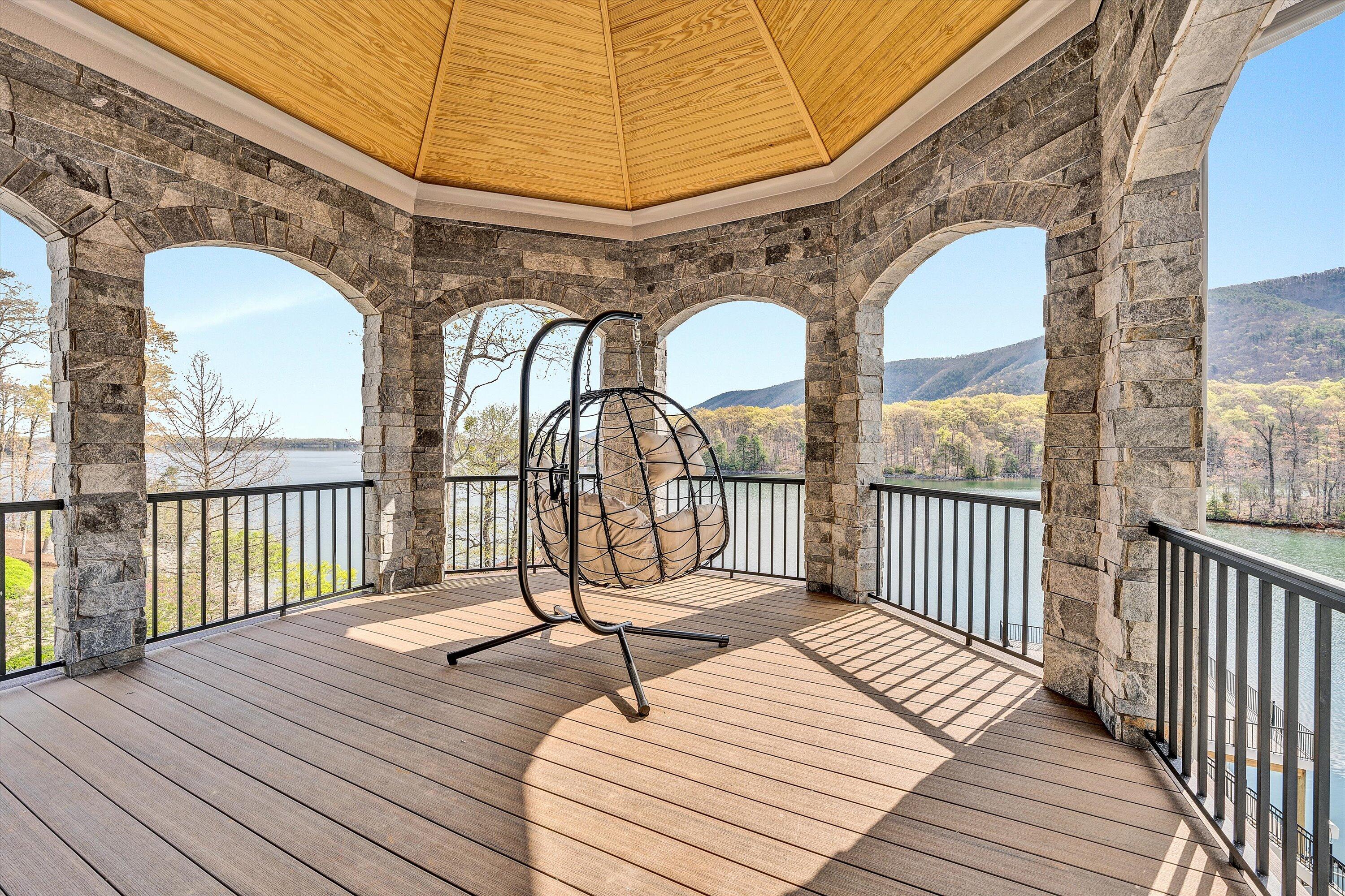 308 Mountain Vista DR