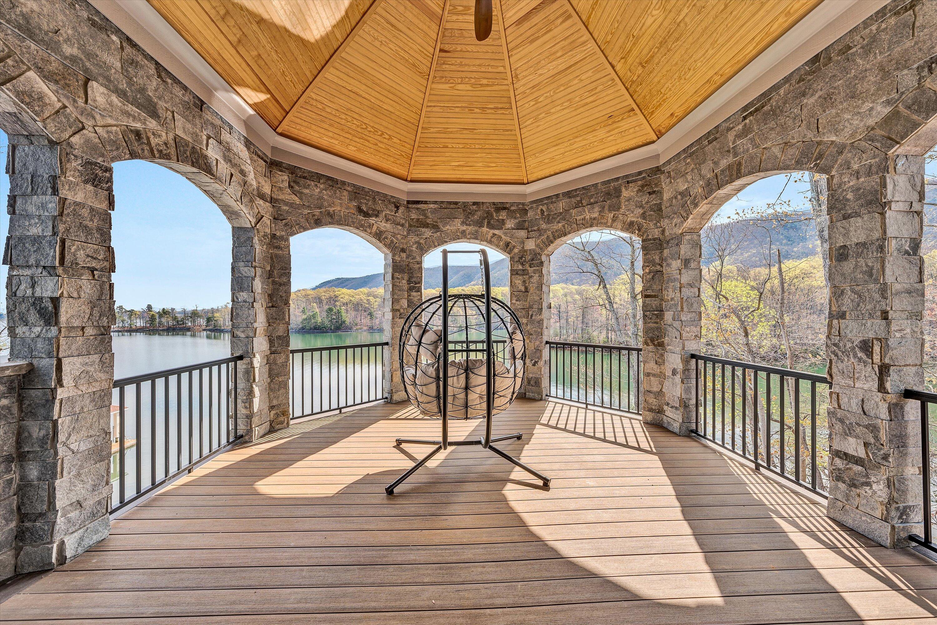308 Mountain Vista DR