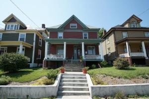 606 Marshall AVE SW