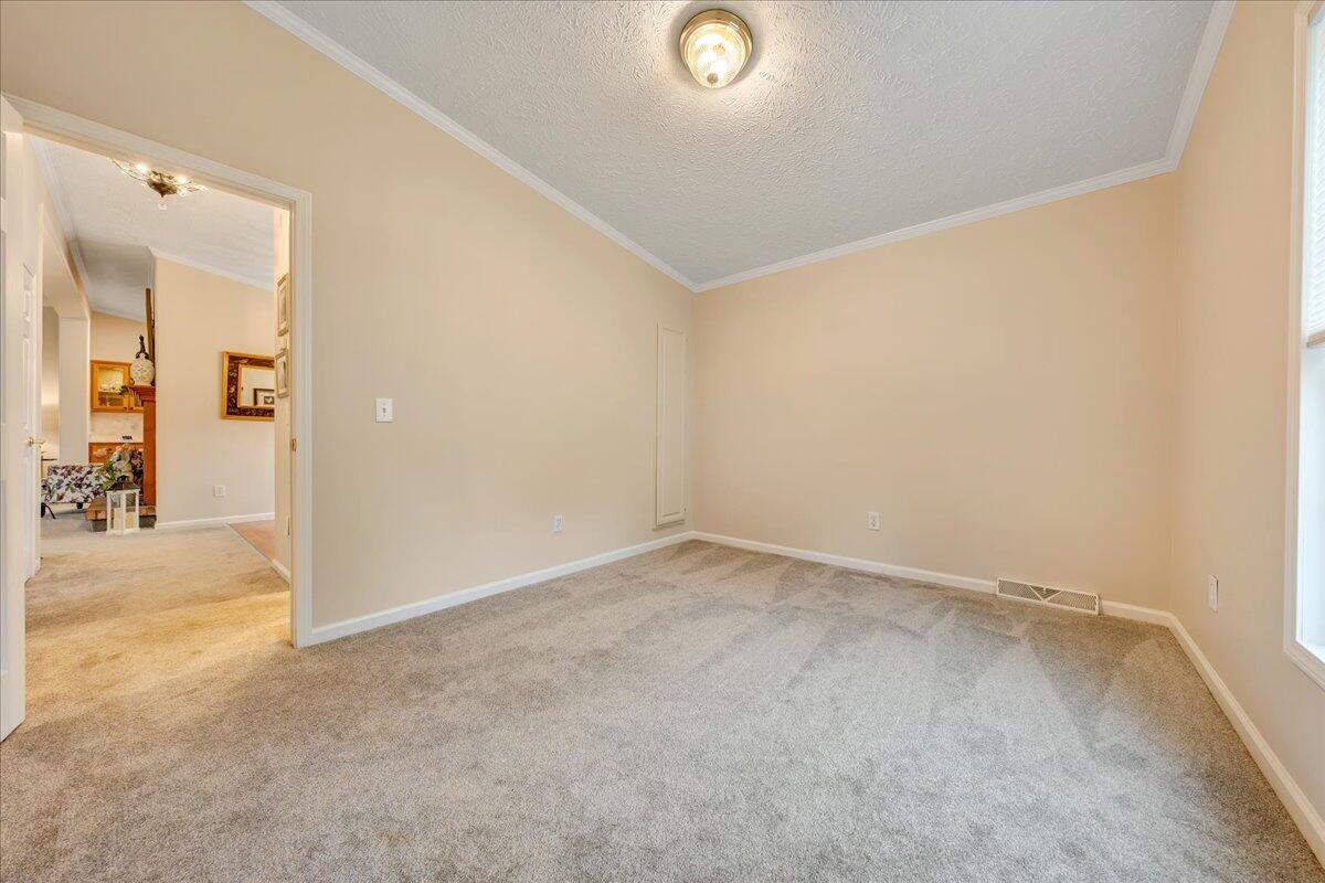 640 Morewood RD