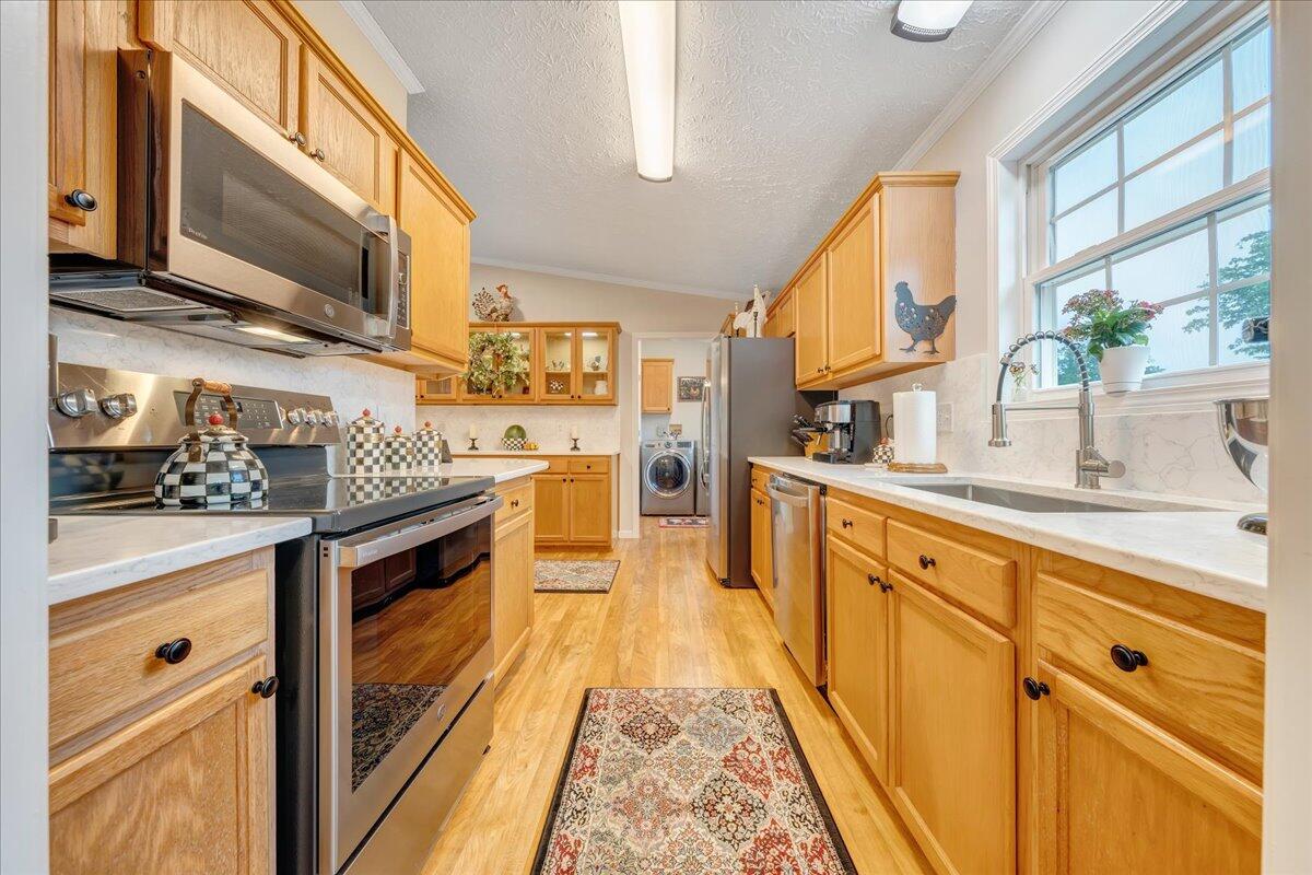 640 Morewood RD