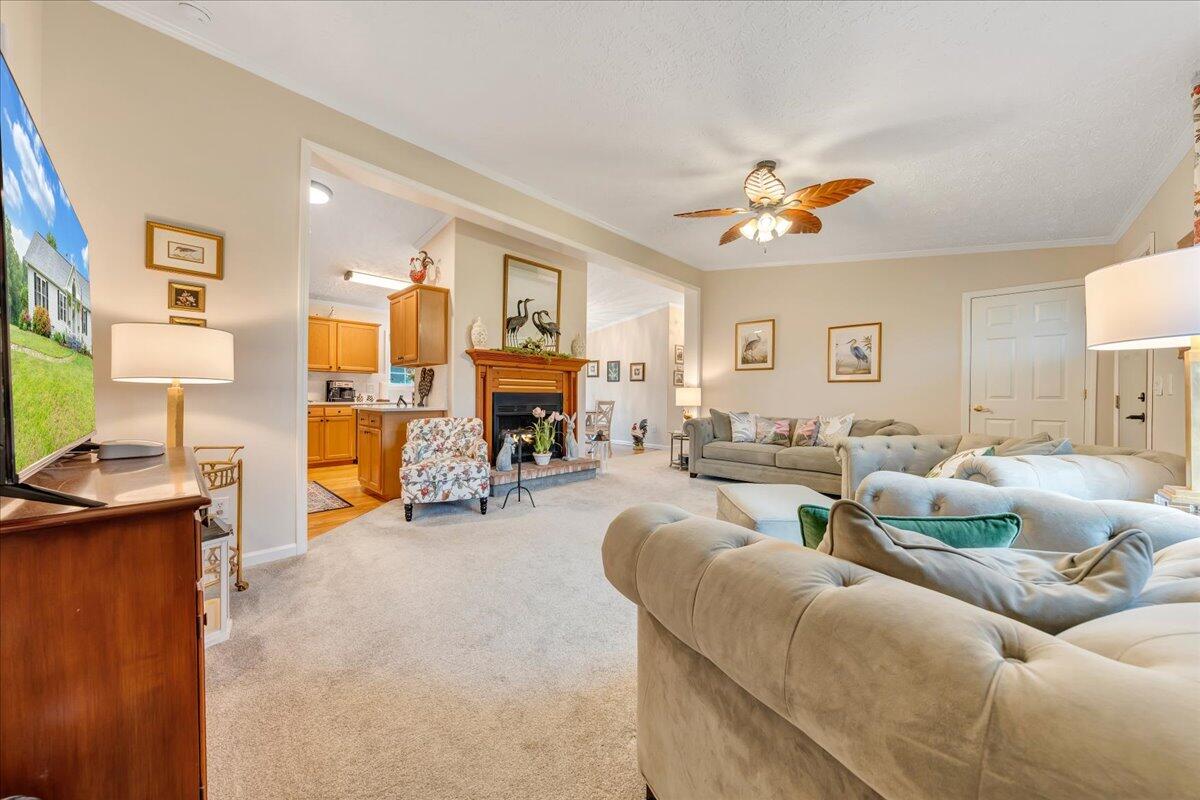 640 Morewood RD