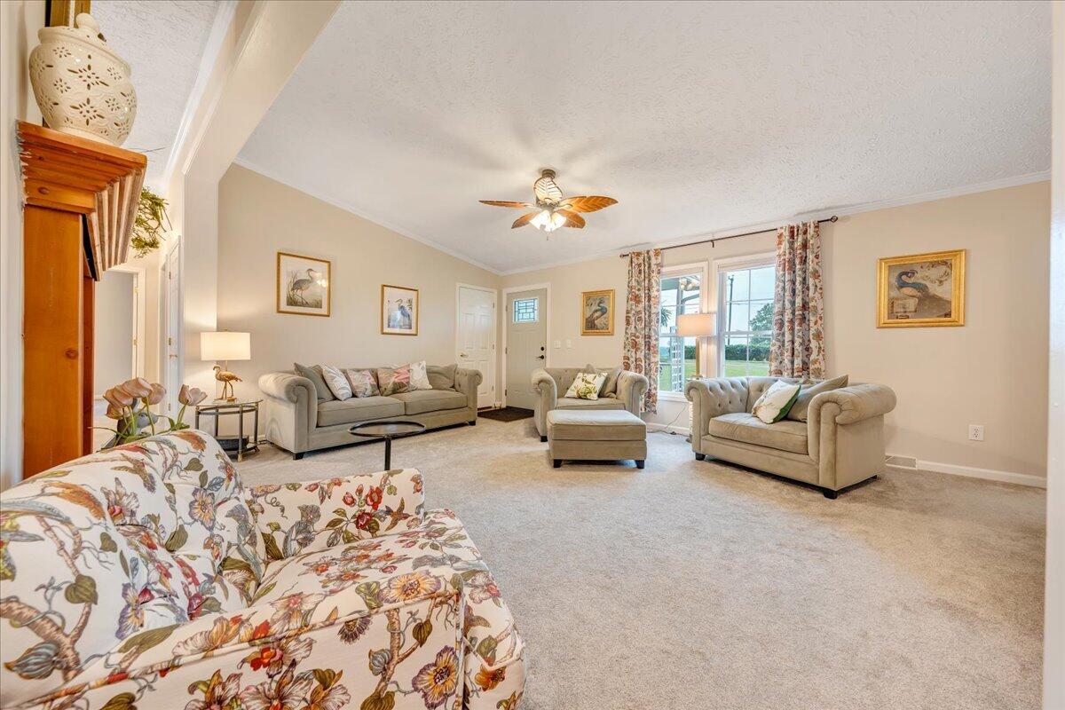 640 Morewood RD
