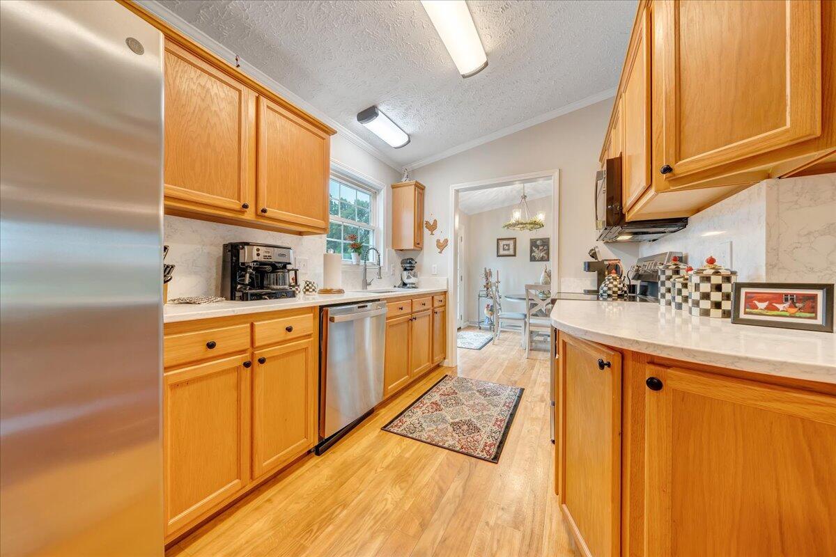 640 Morewood RD