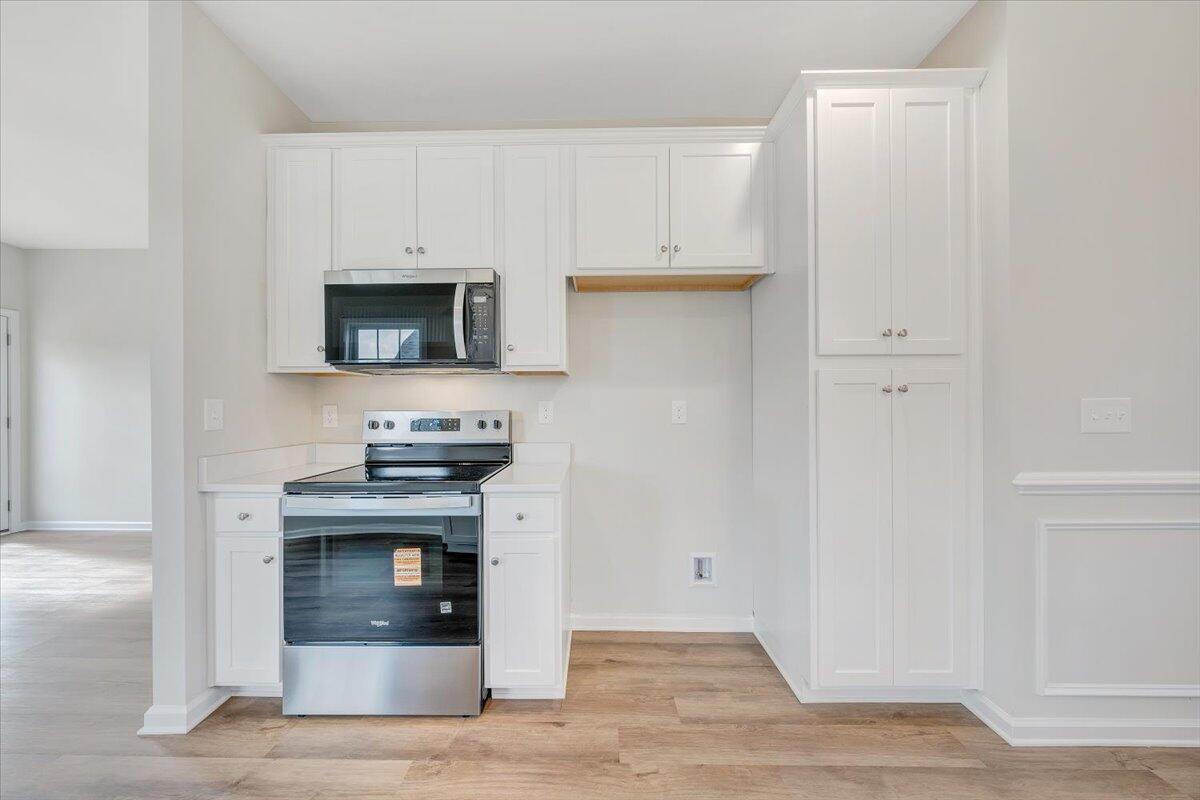 118 Parker LN