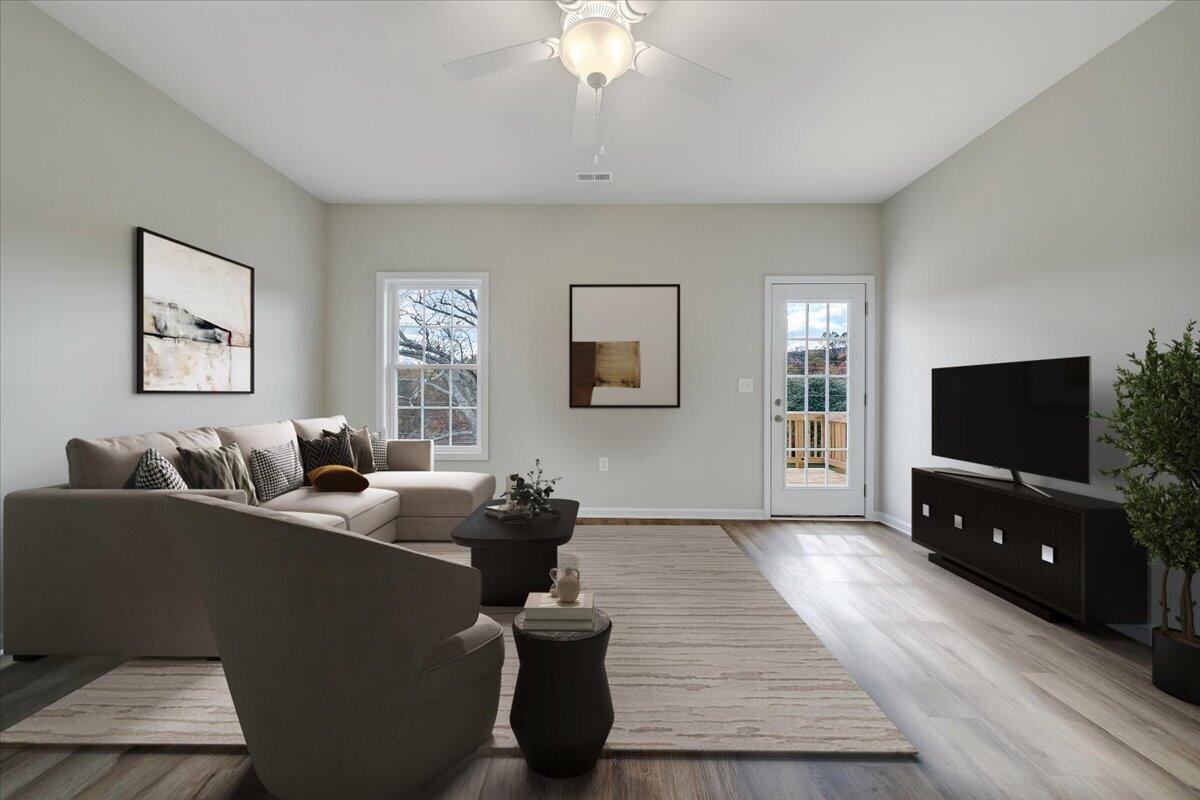 118 Parker LN