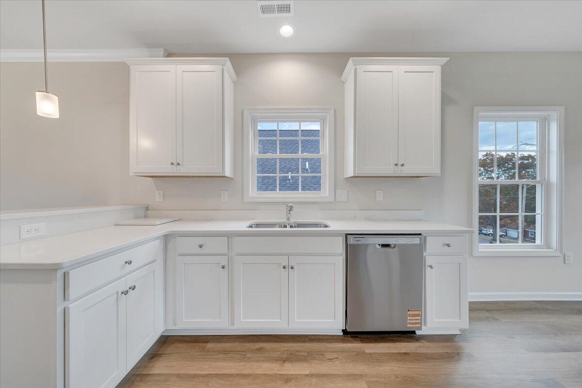 118 Parker LN