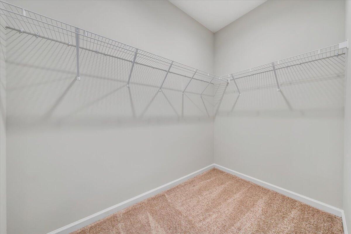 118 Parker LN