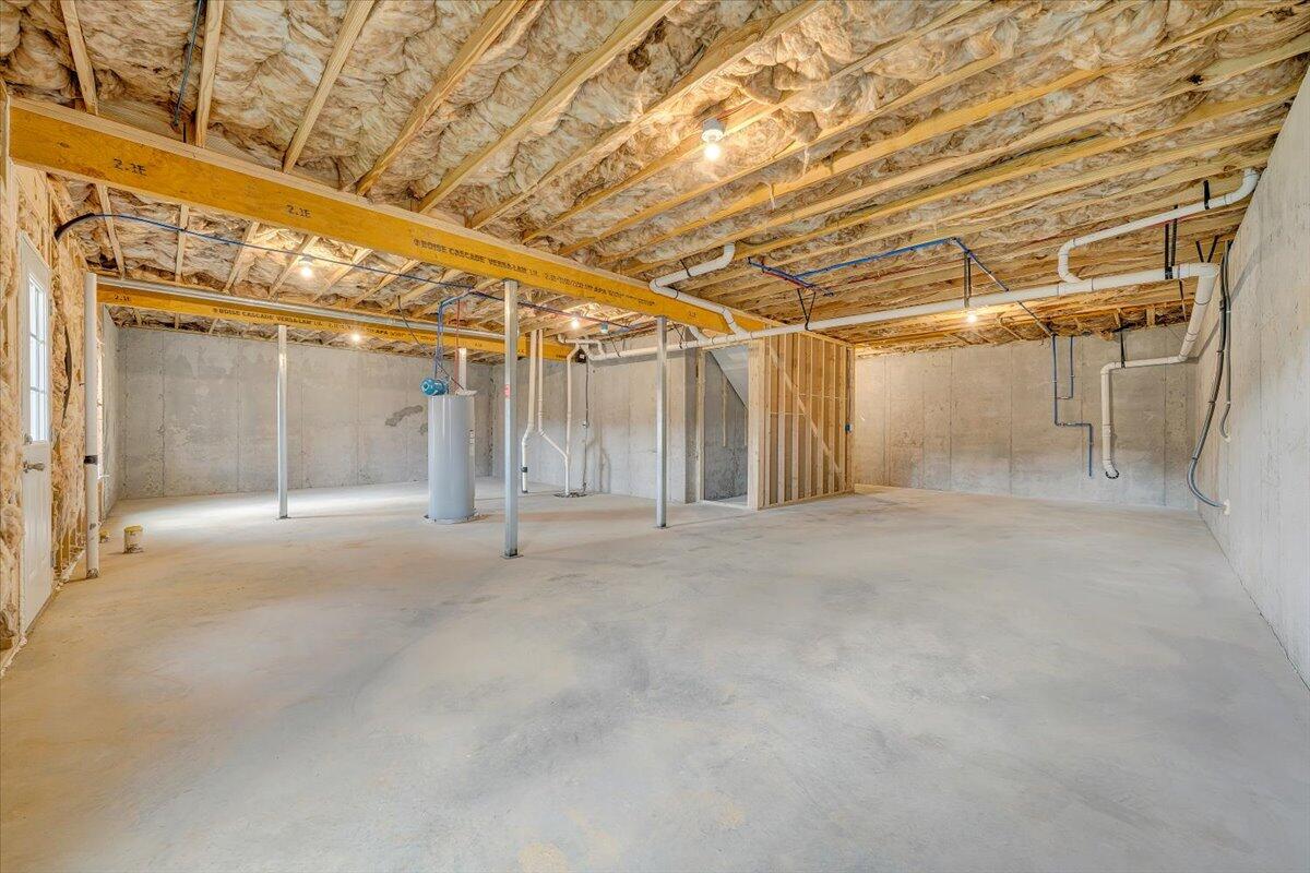 118 Parker LN