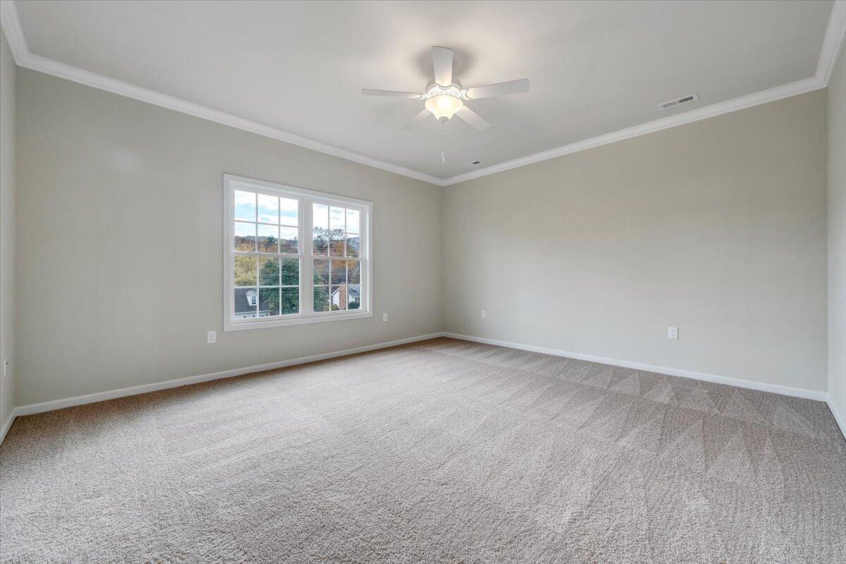 118 Parker LN