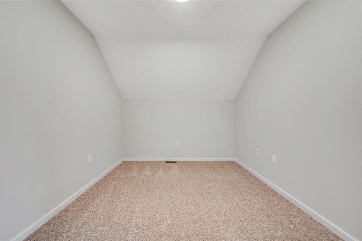 118 Parker LN