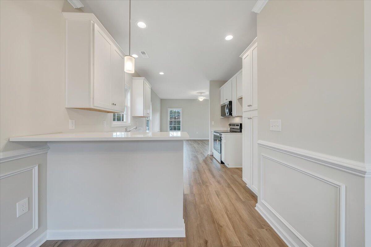 118 Parker LN