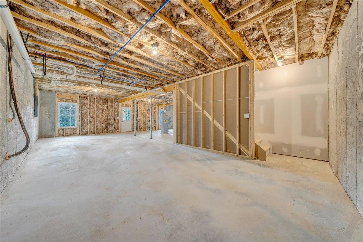 118 Parker LN