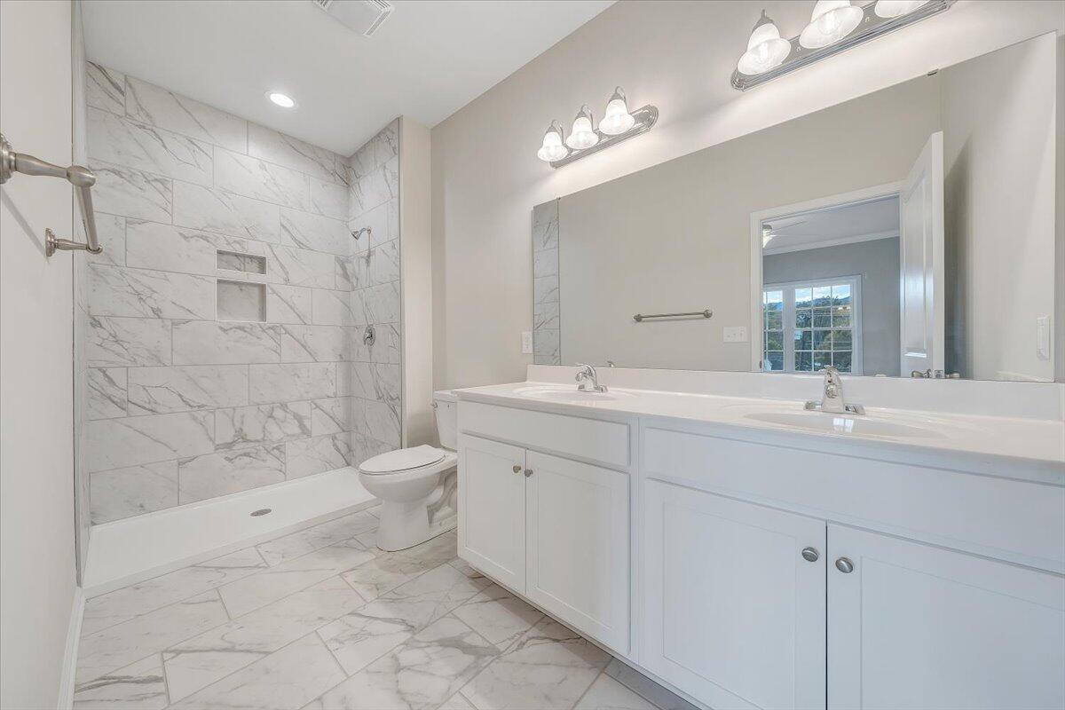 118 Parker LN