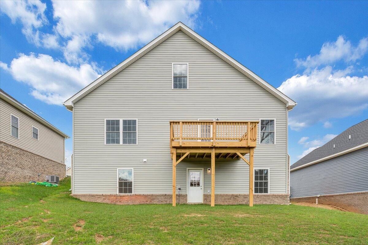 118 Parker LN