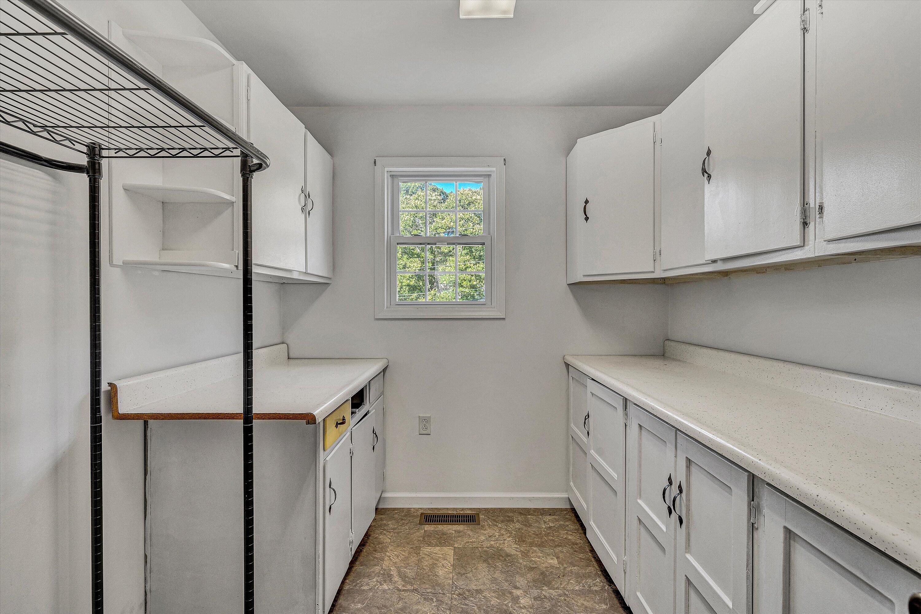 9459 AIRPOINT DR