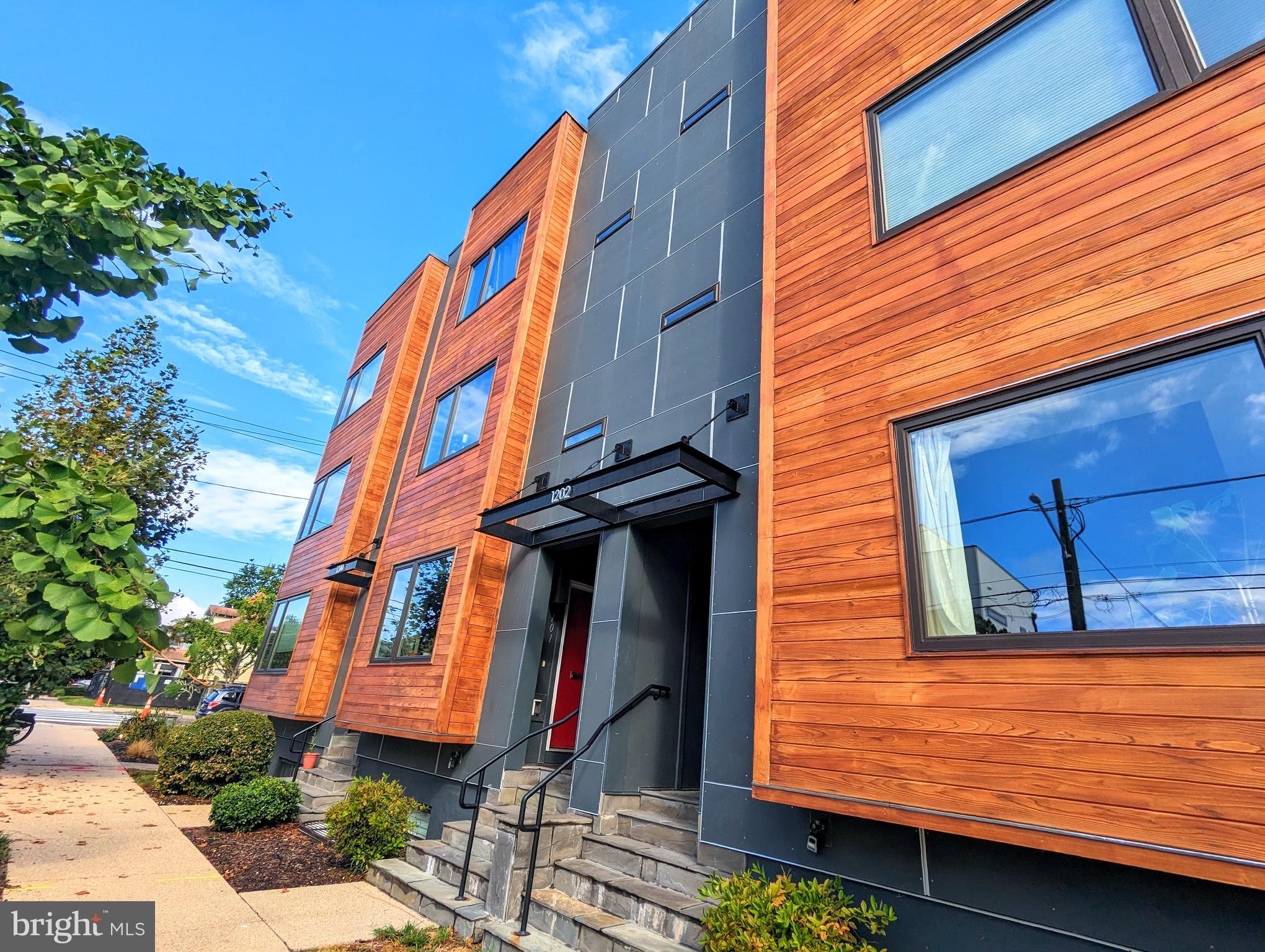 1202 Jackson St NE #101