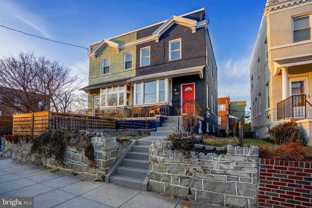 525 Tuckerman St NW