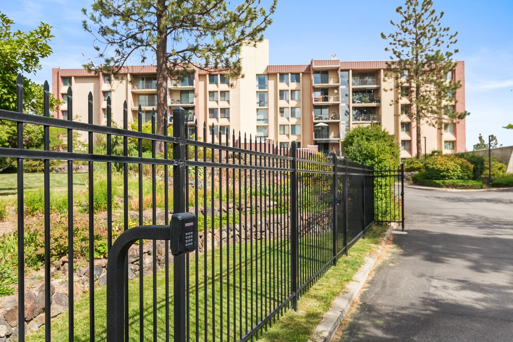 1311 S Westcliff Place Pl