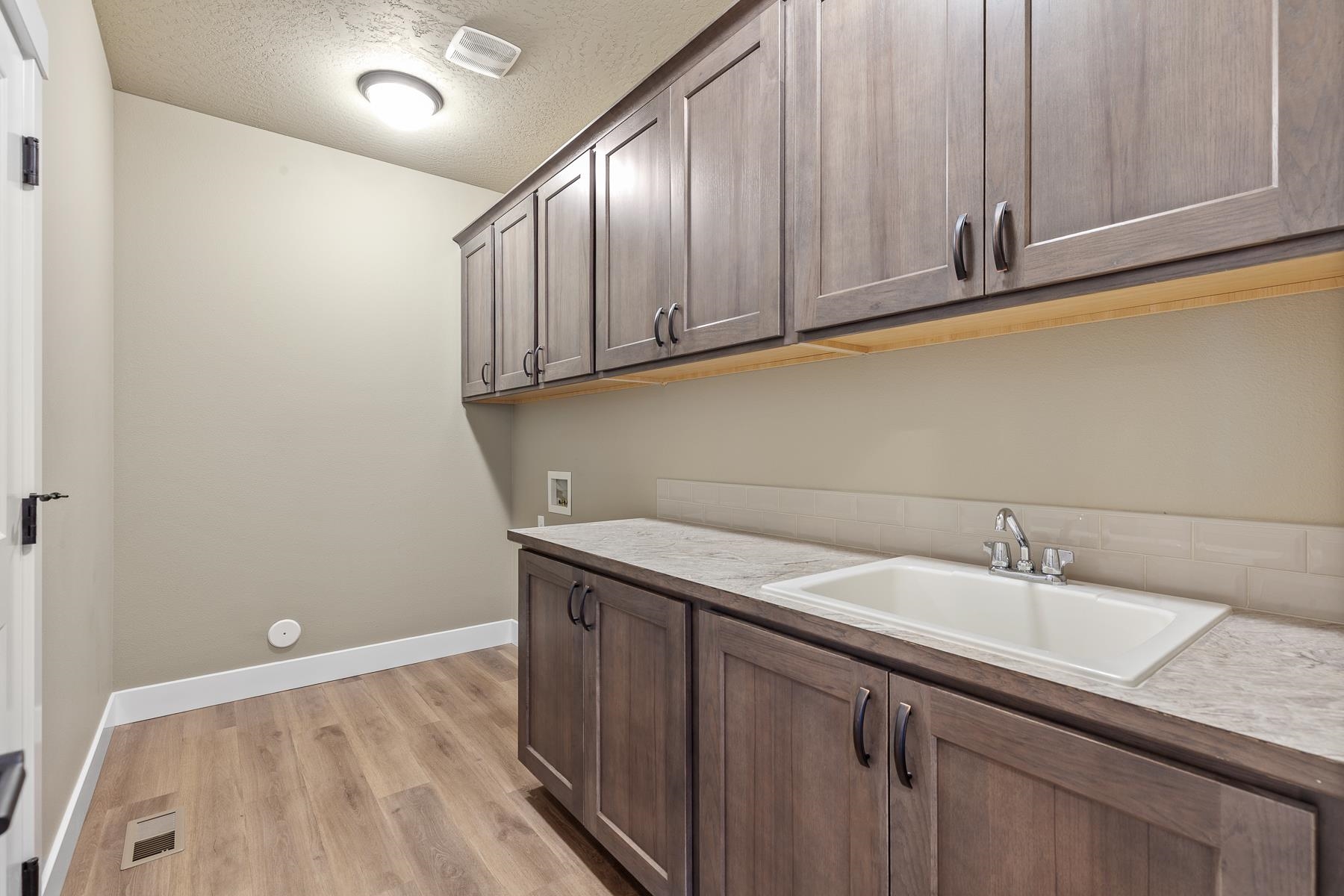 22835 E Edgewater Ln