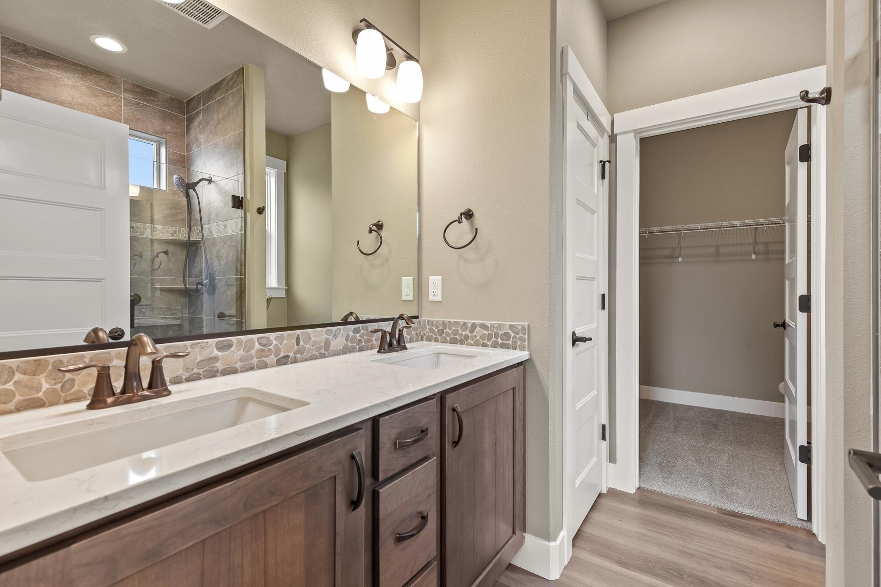 22835 E Edgewater Ln