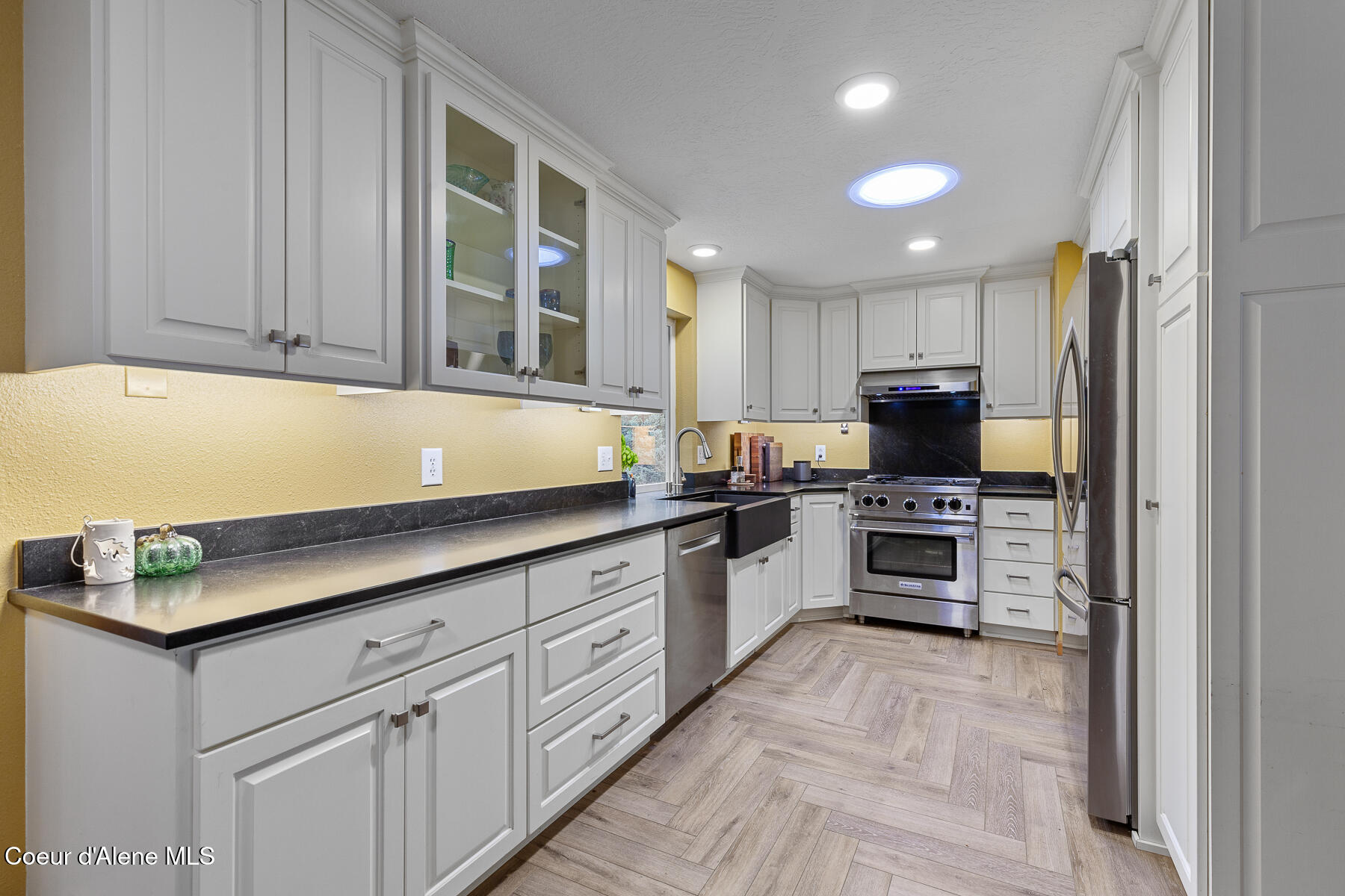 5936 N Pinegrove Dr, Coeur d'Alene