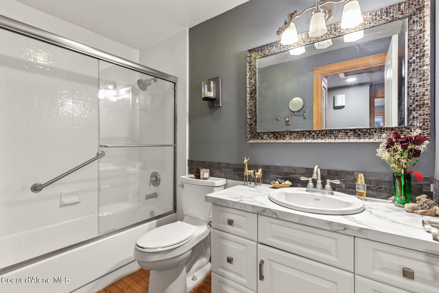 5936 N Pinegrove Dr, Coeur d'Alene