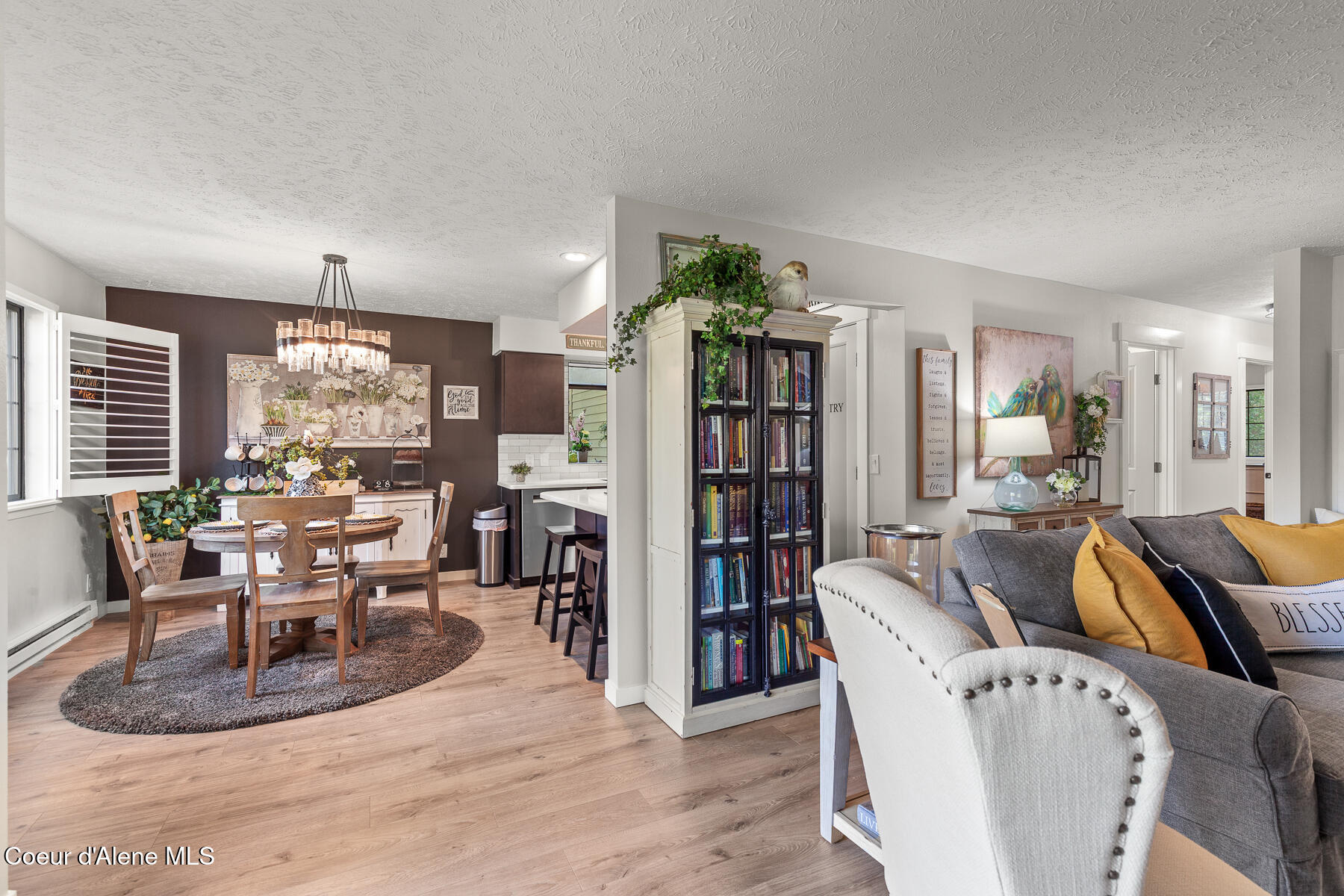 101 S Neyland Ave, 2