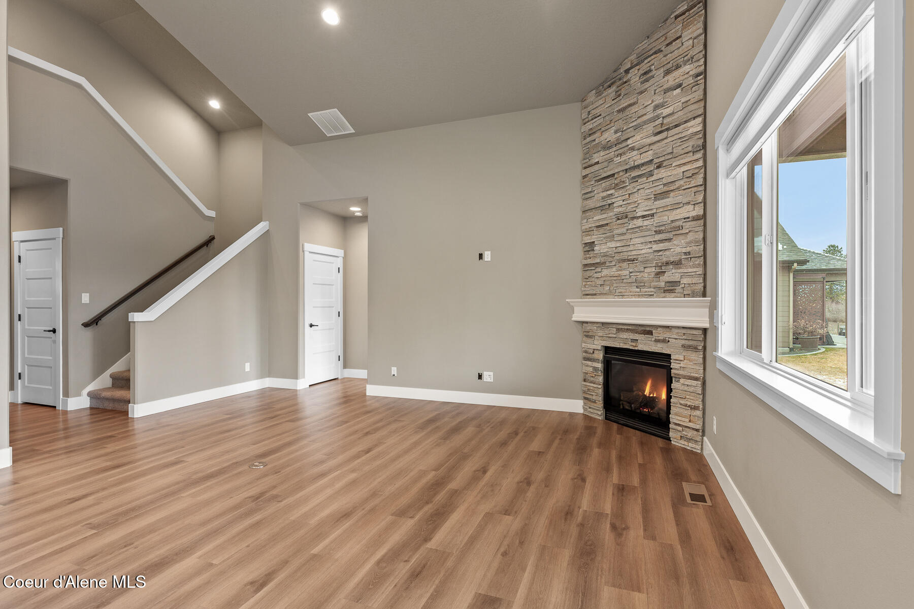 22835 E Edgewater Ln