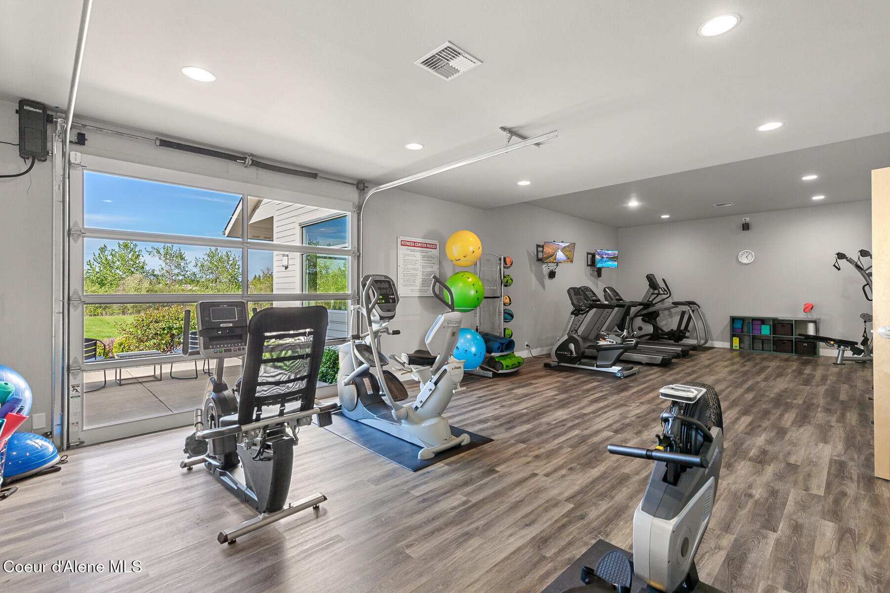 22835 E Edgewater Ln