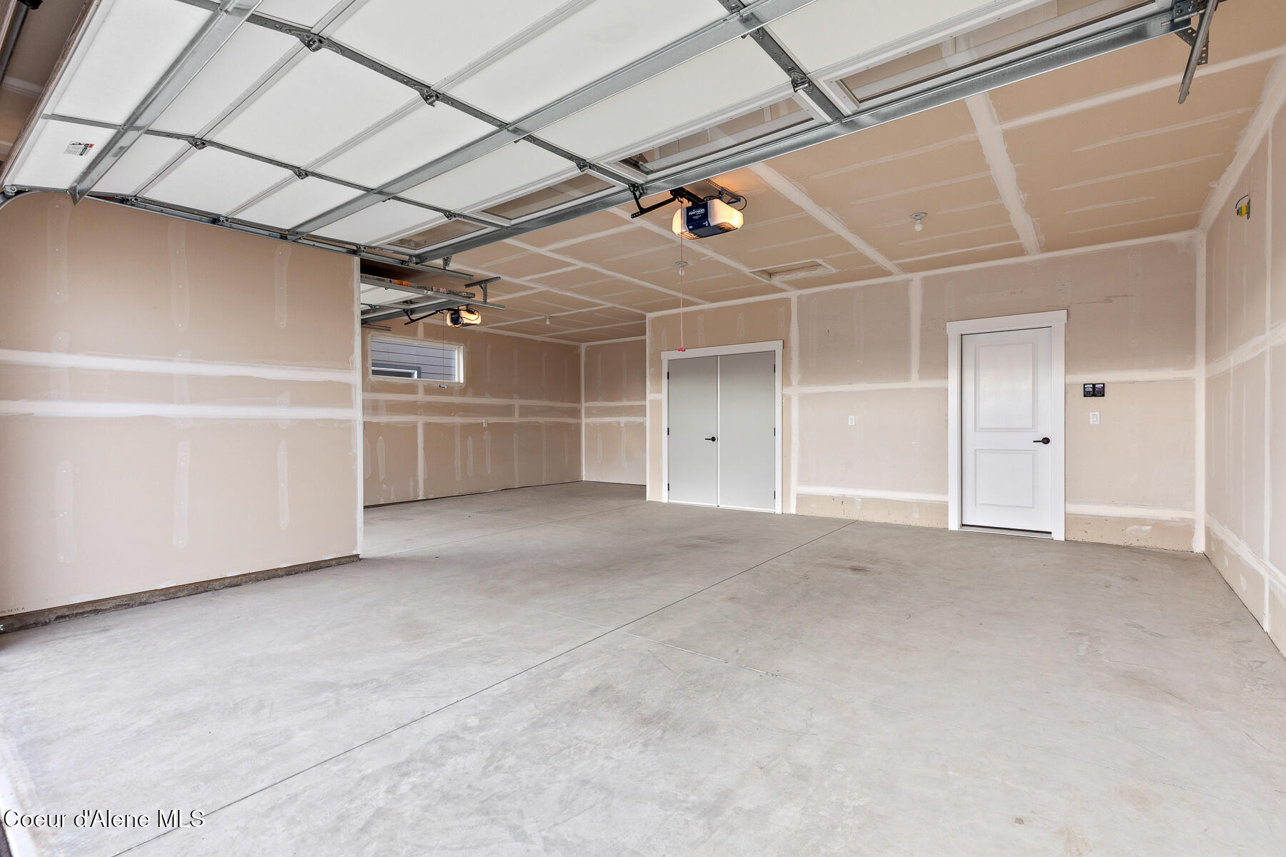 22835 E Edgewater Ln