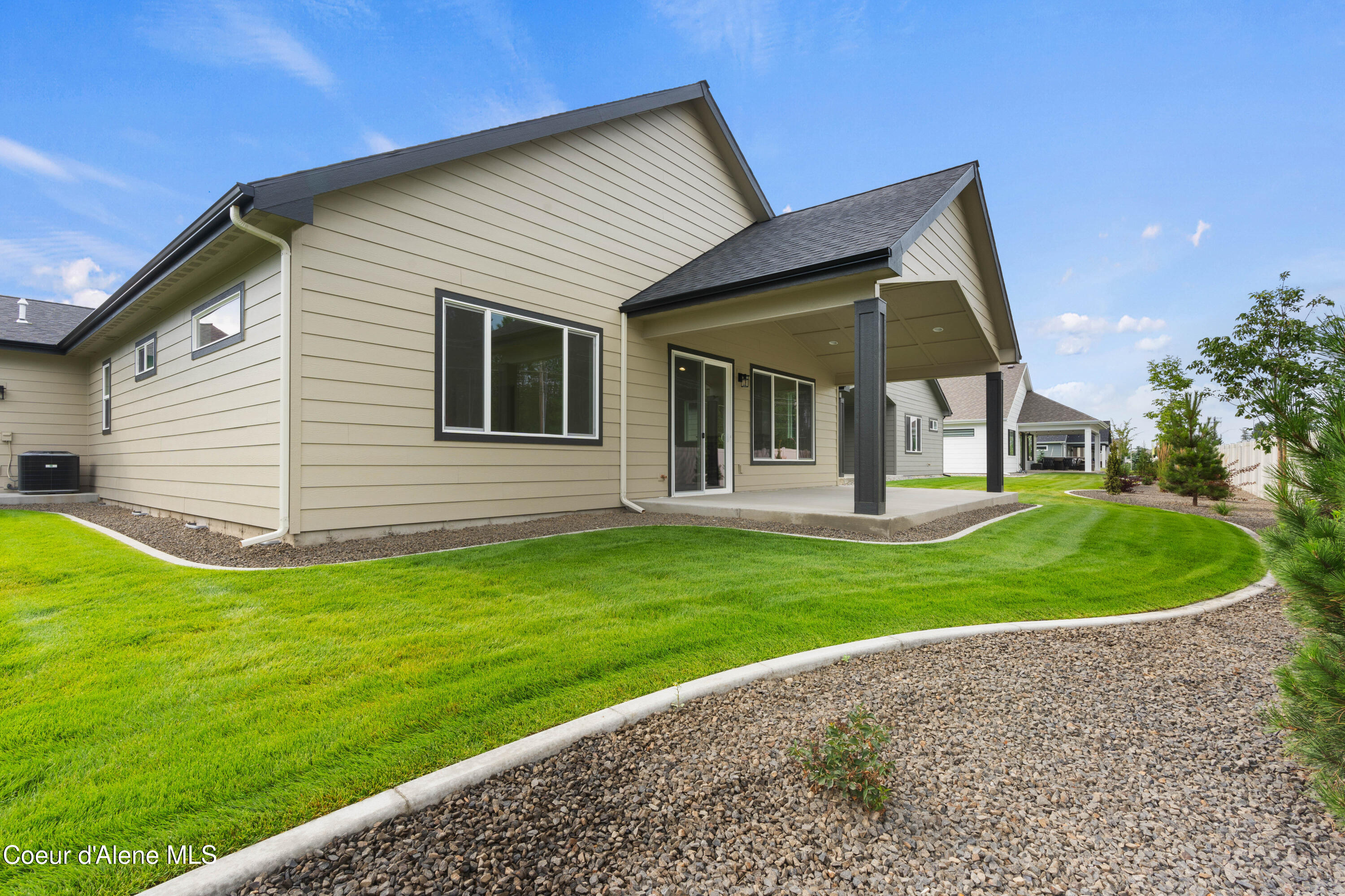1147 E WALTON CT