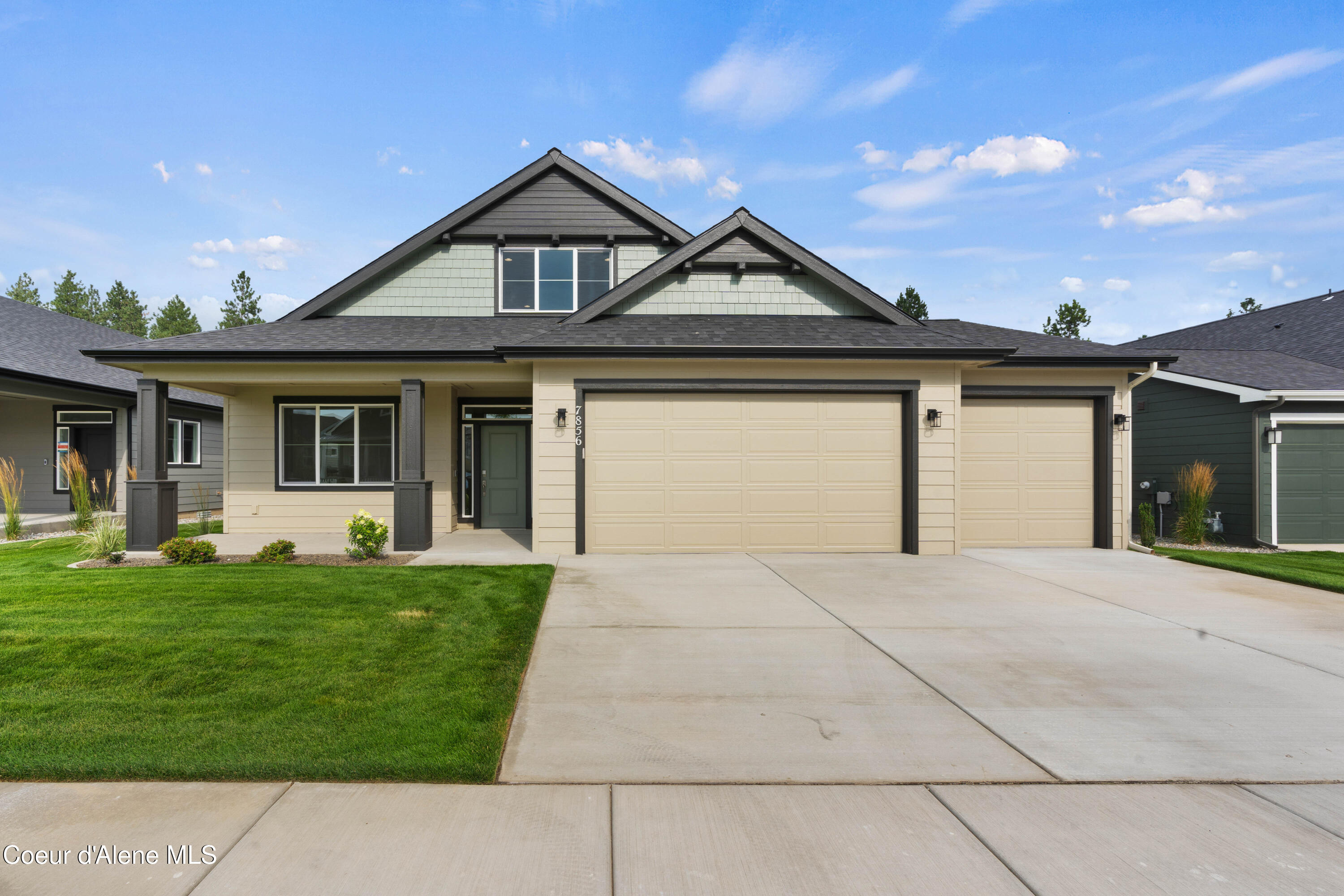 1147 E WALTON CT
