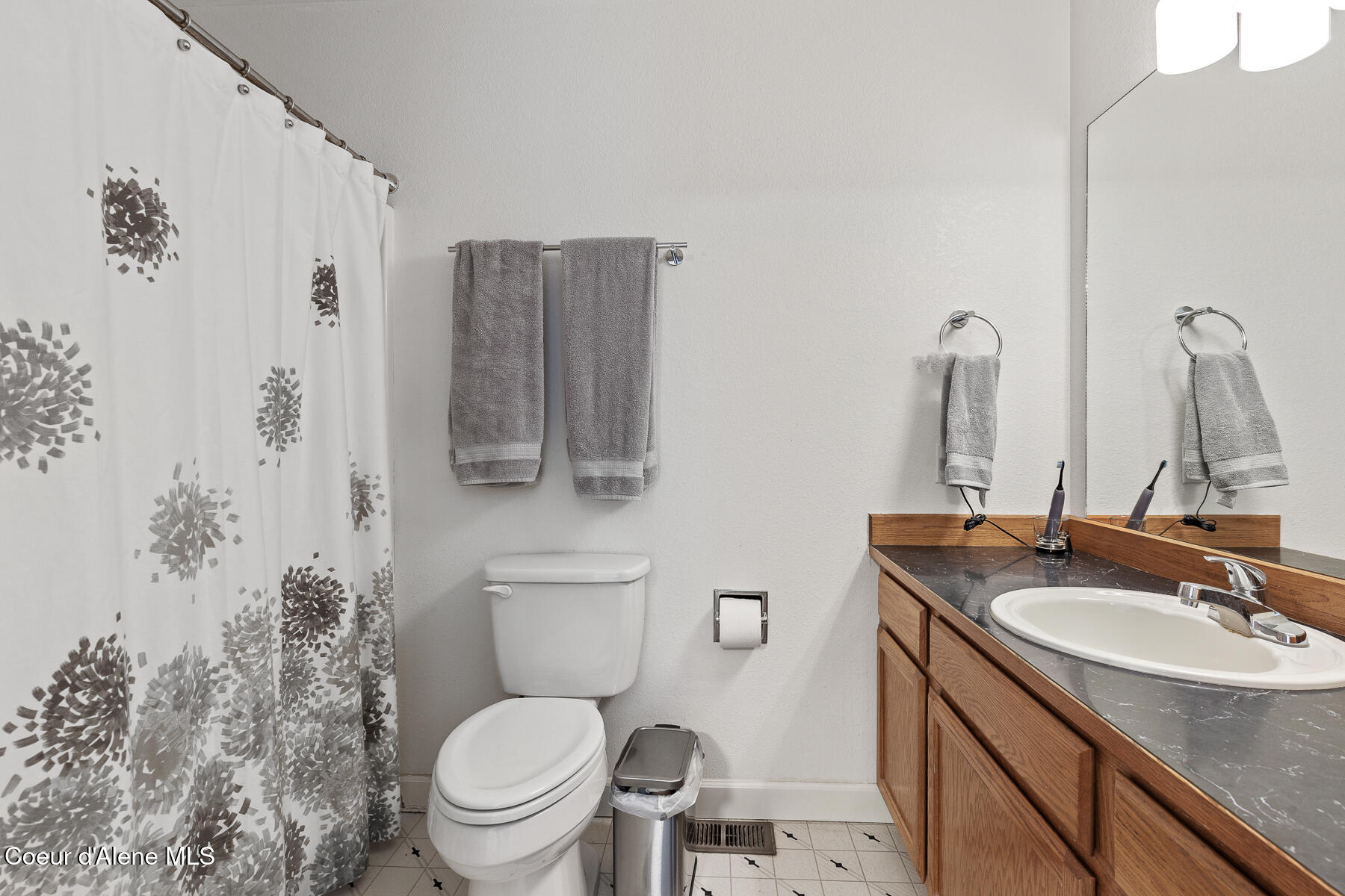 4042 N COUPLES DR, Coeur d'Alene