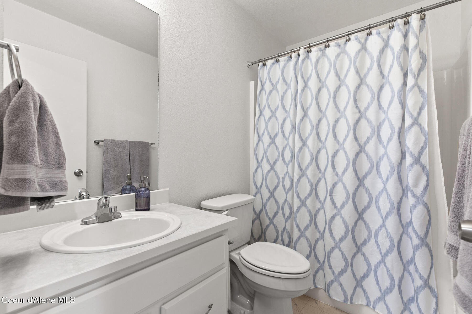 4042 N COUPLES DR, Coeur d'Alene