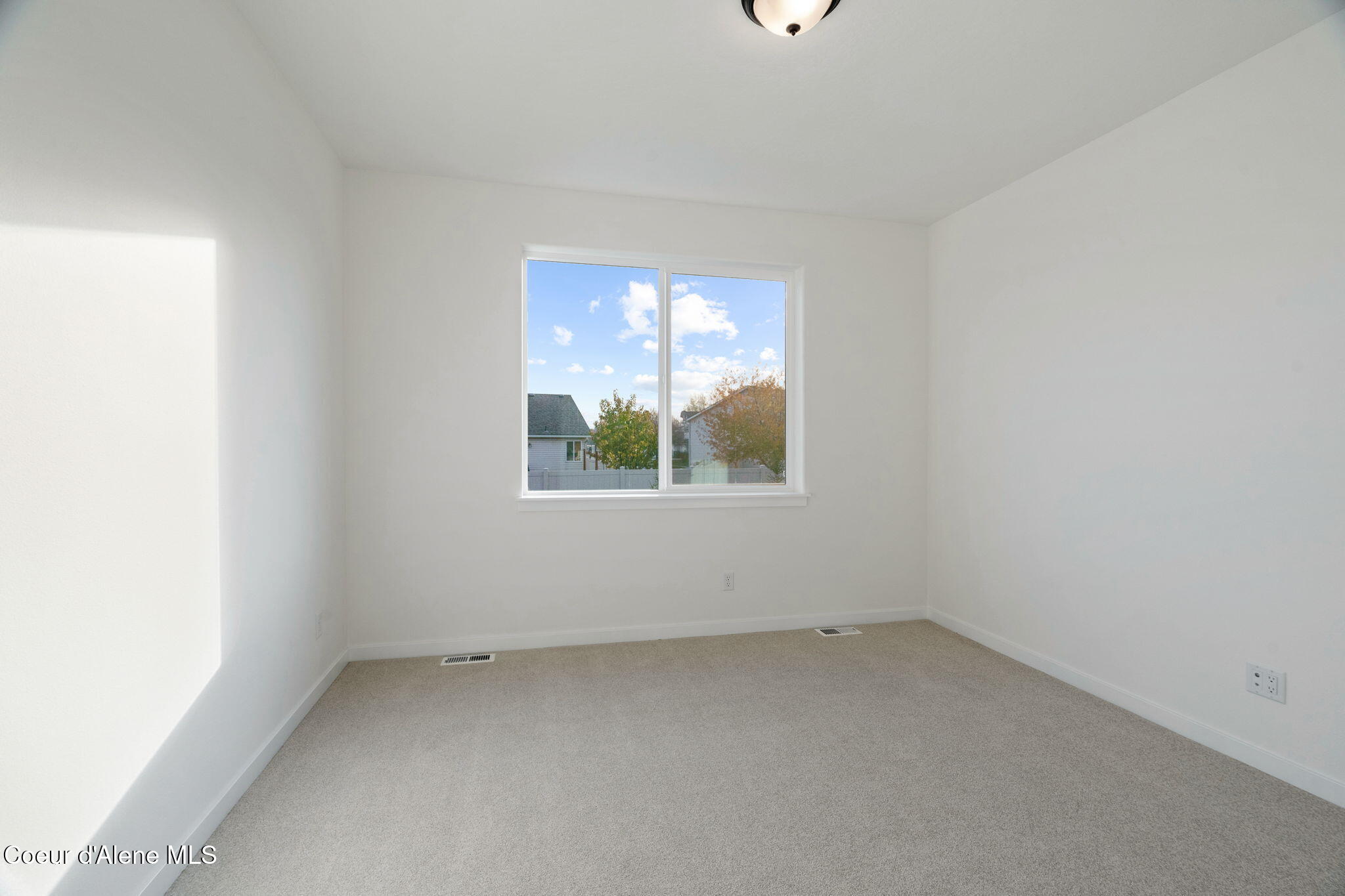 7612 N GIRARD CIR, Coeur d'Alene