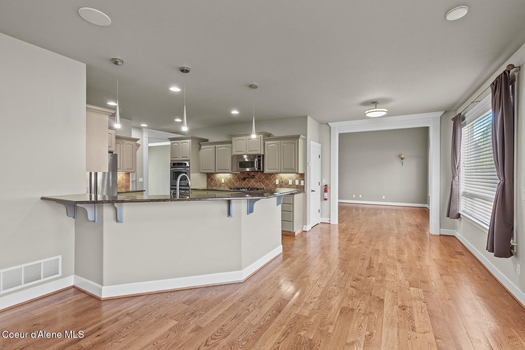 755 N COLES LOOP