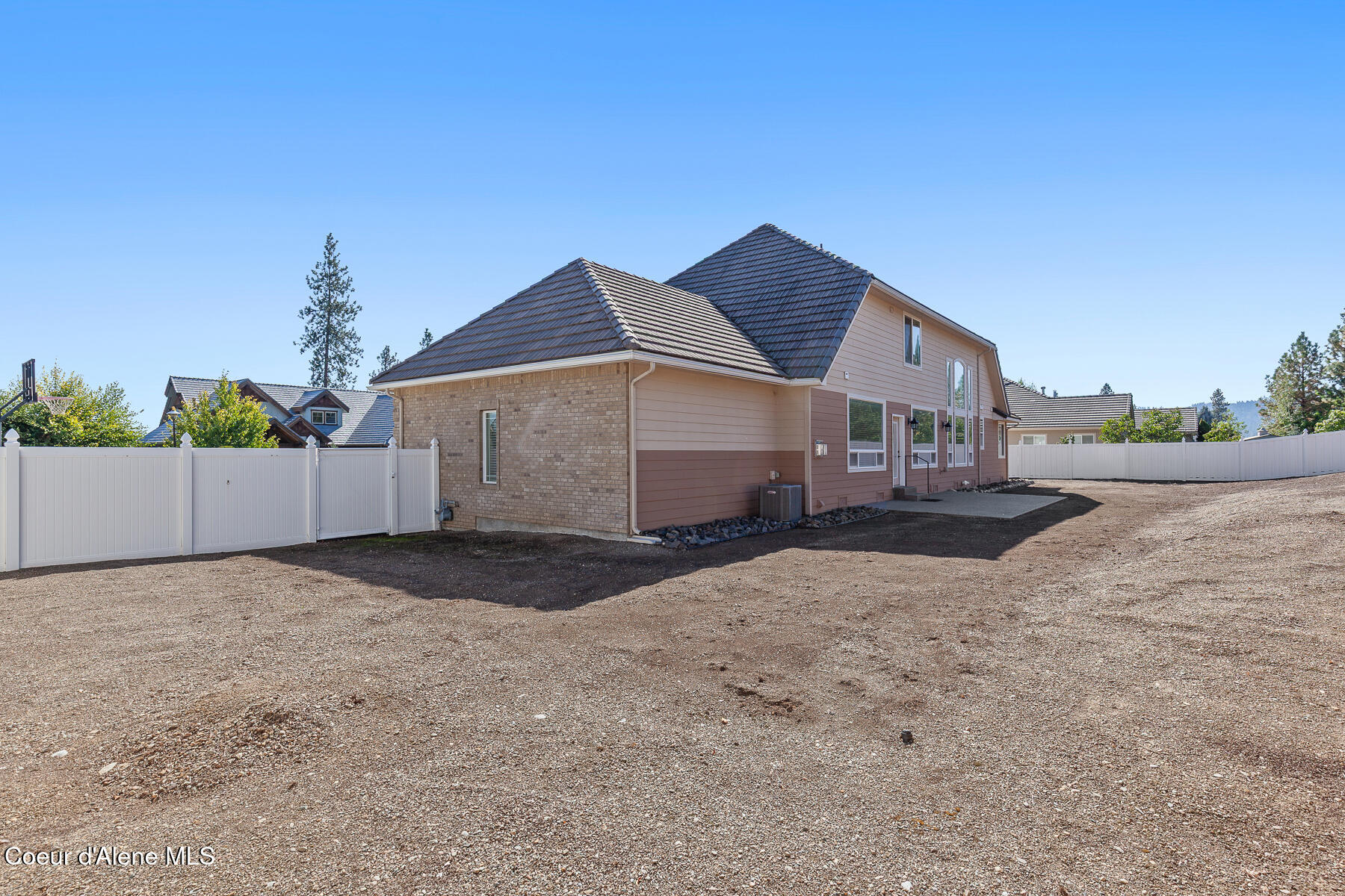 755 N COLES LOOP