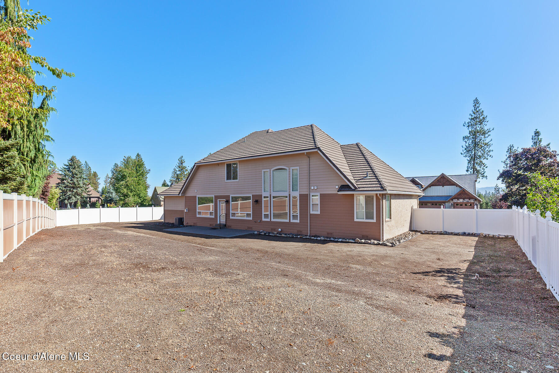 755 N COLES LOOP