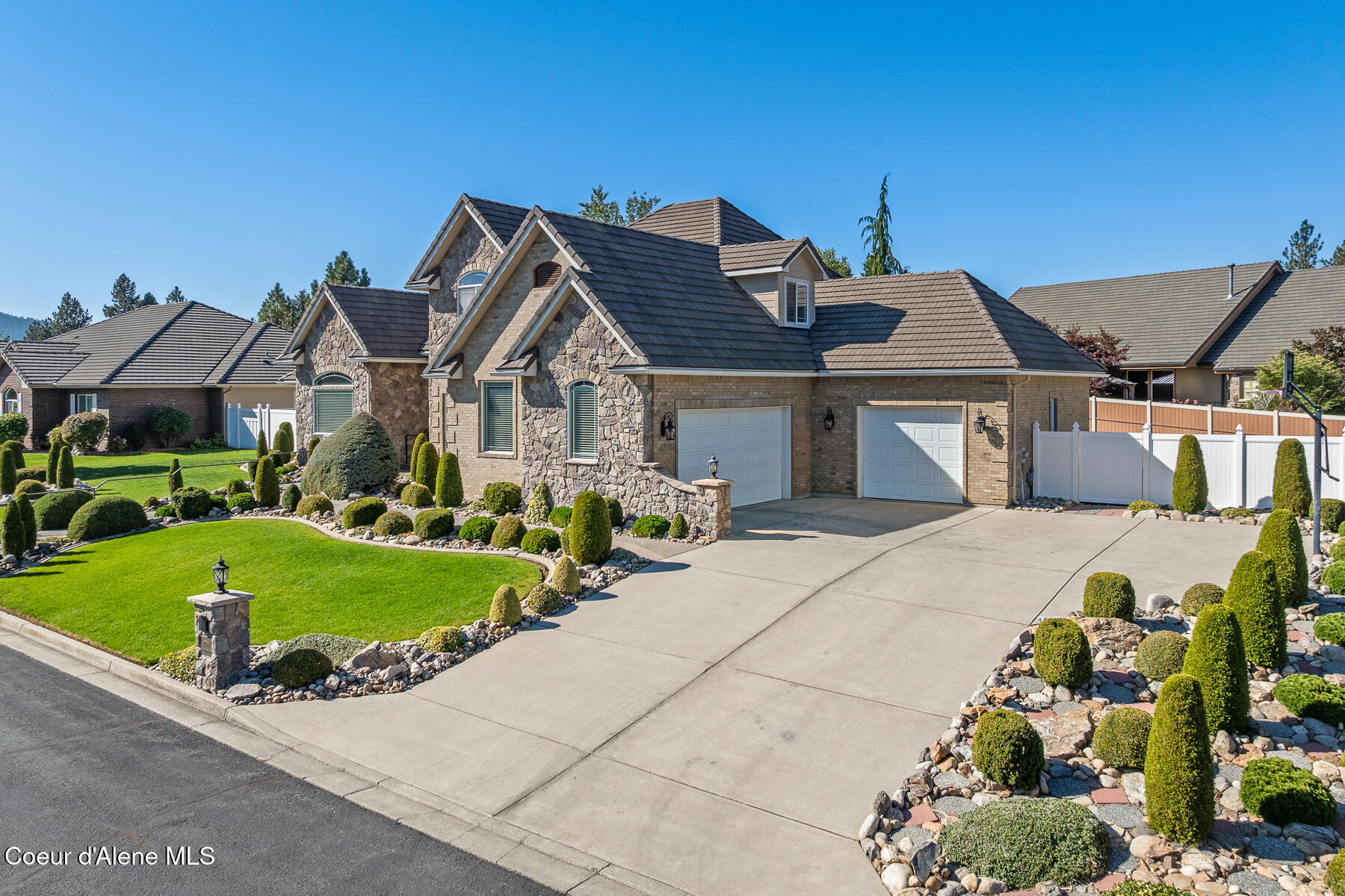 755 N COLES LOOP