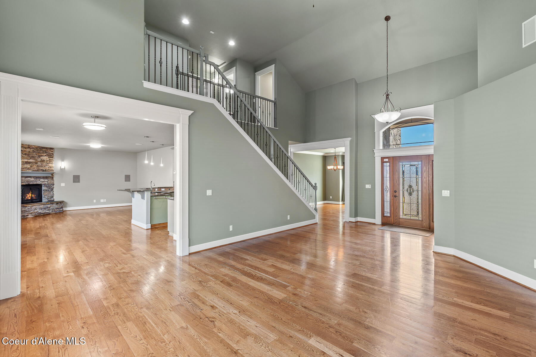 755 N COLES LOOP