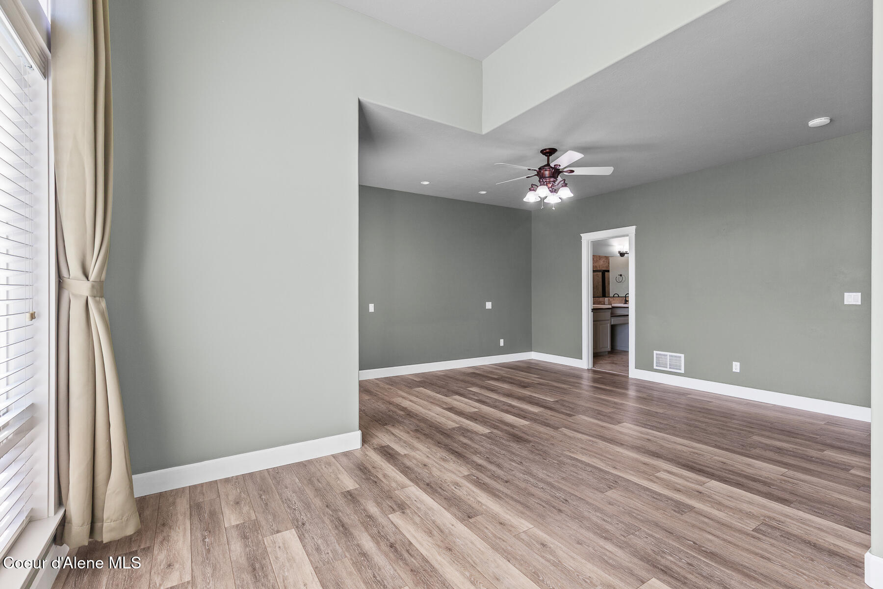 755 N COLES LOOP
