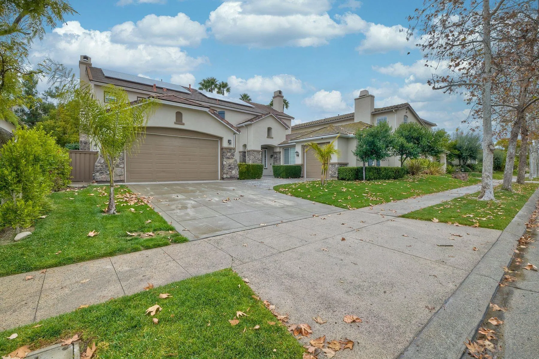 993 Hawthorne Creek Dr