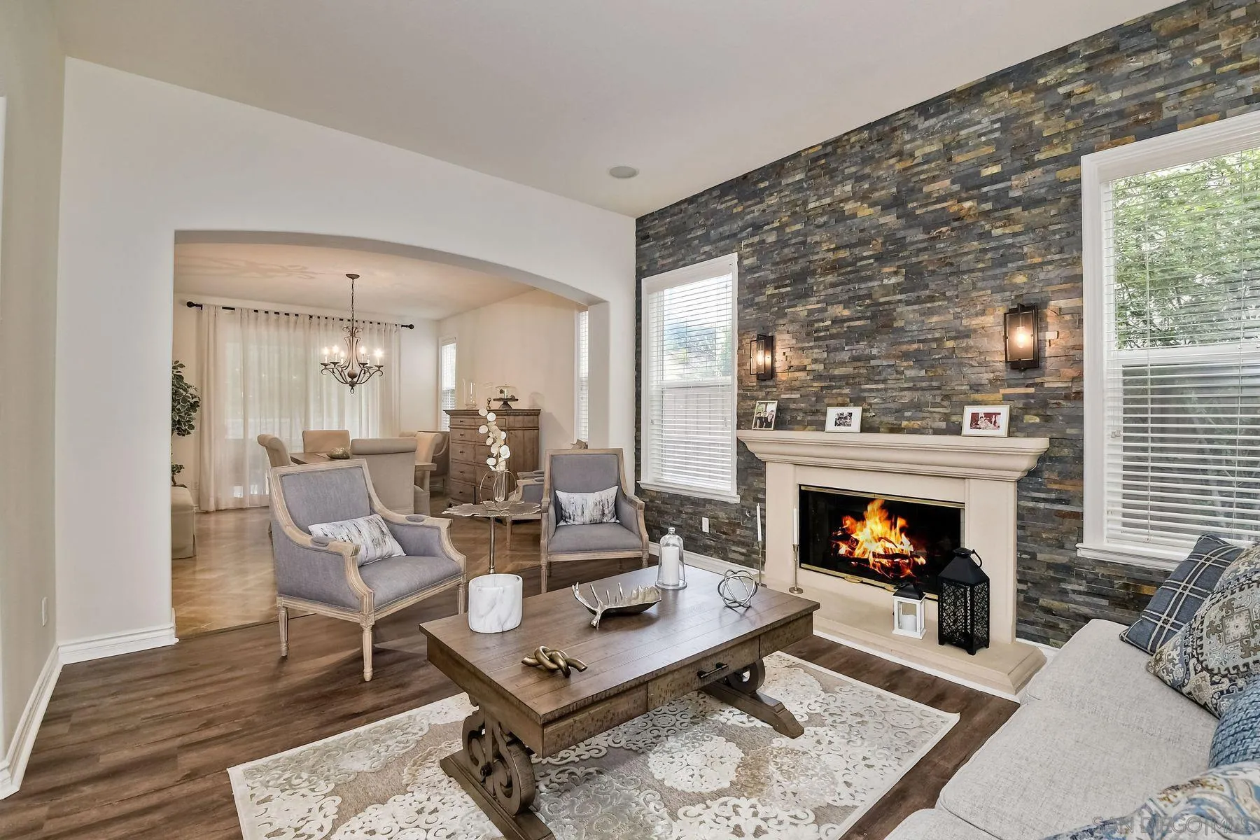 993 Hawthorne Creek Dr