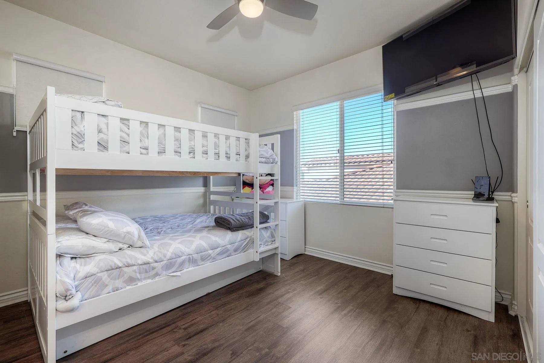 993 Hawthorne Creek Dr