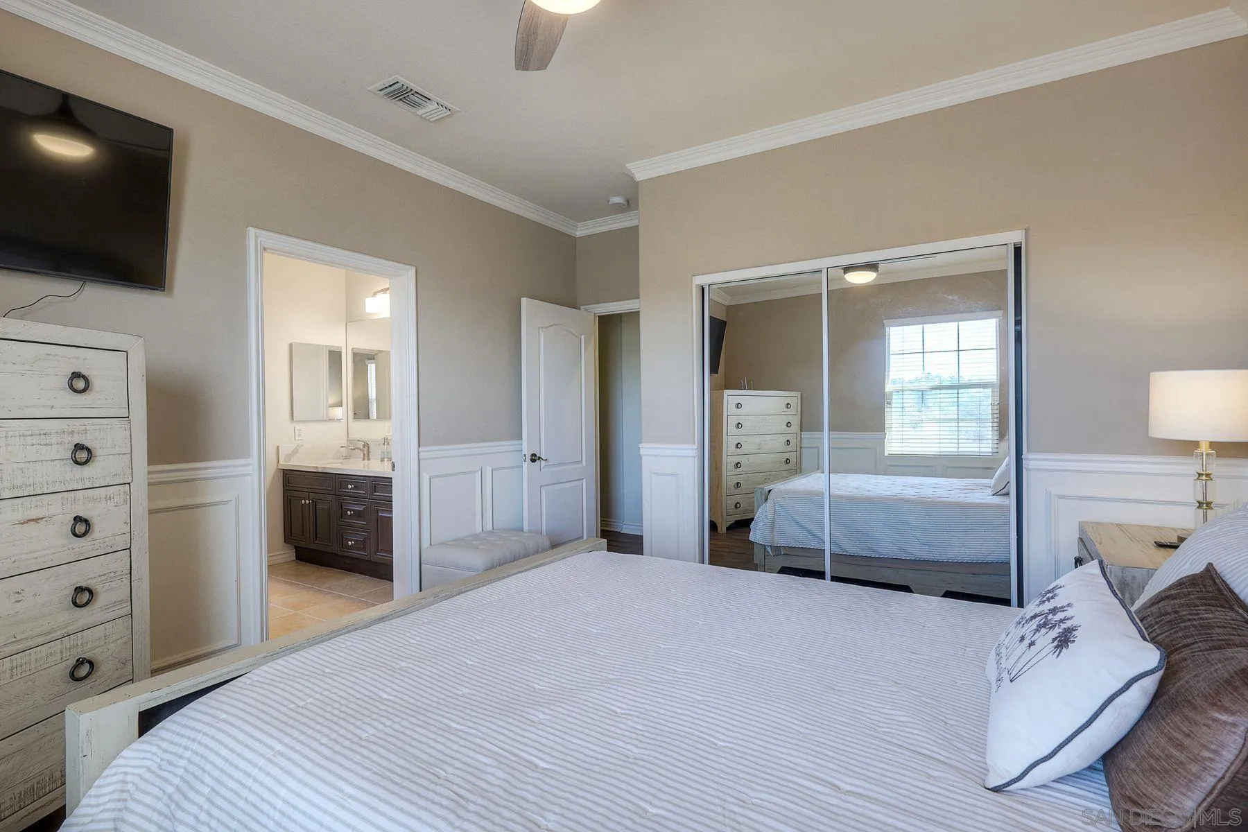 993 Hawthorne Creek Dr