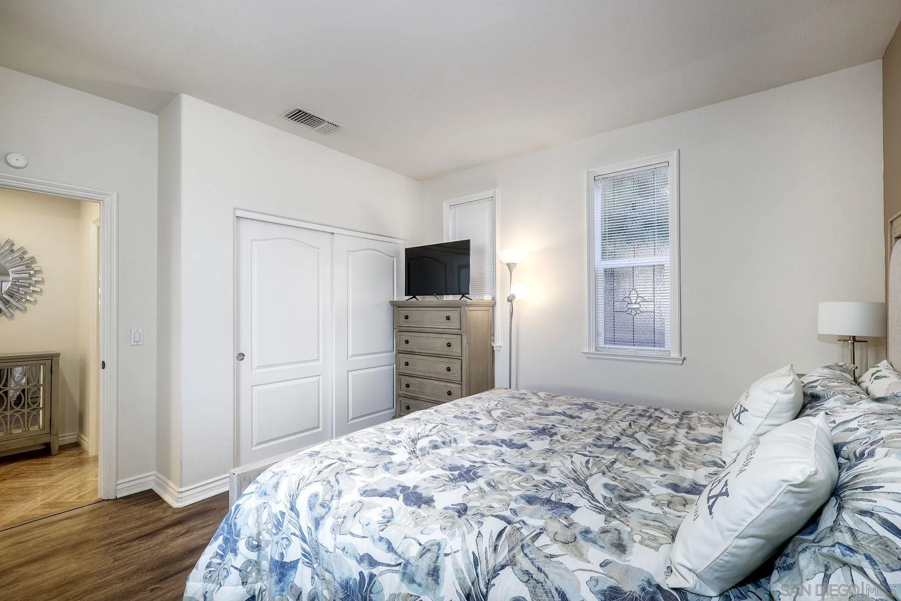 993 Hawthorne Creek Dr