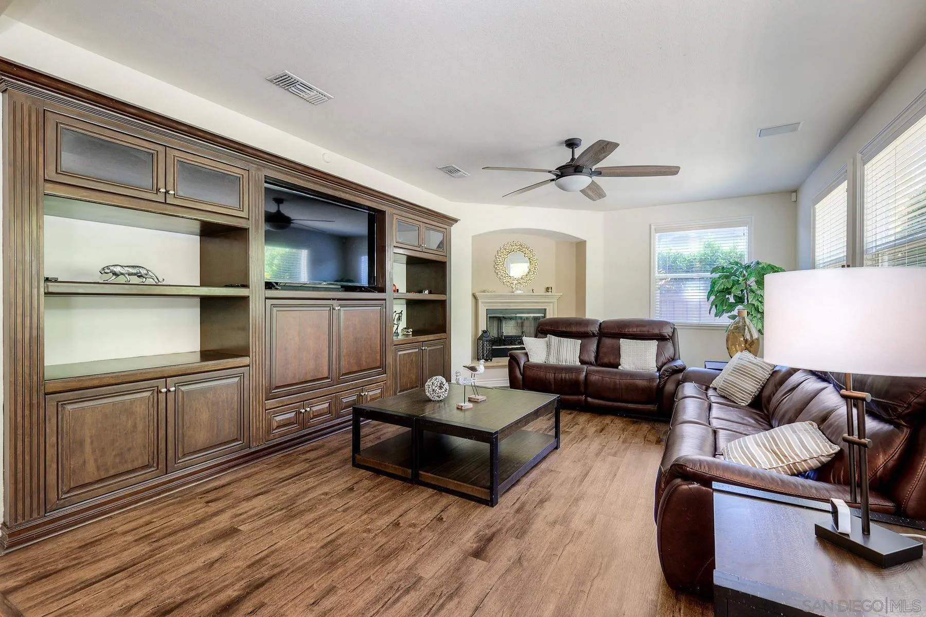 993 Hawthorne Creek Dr