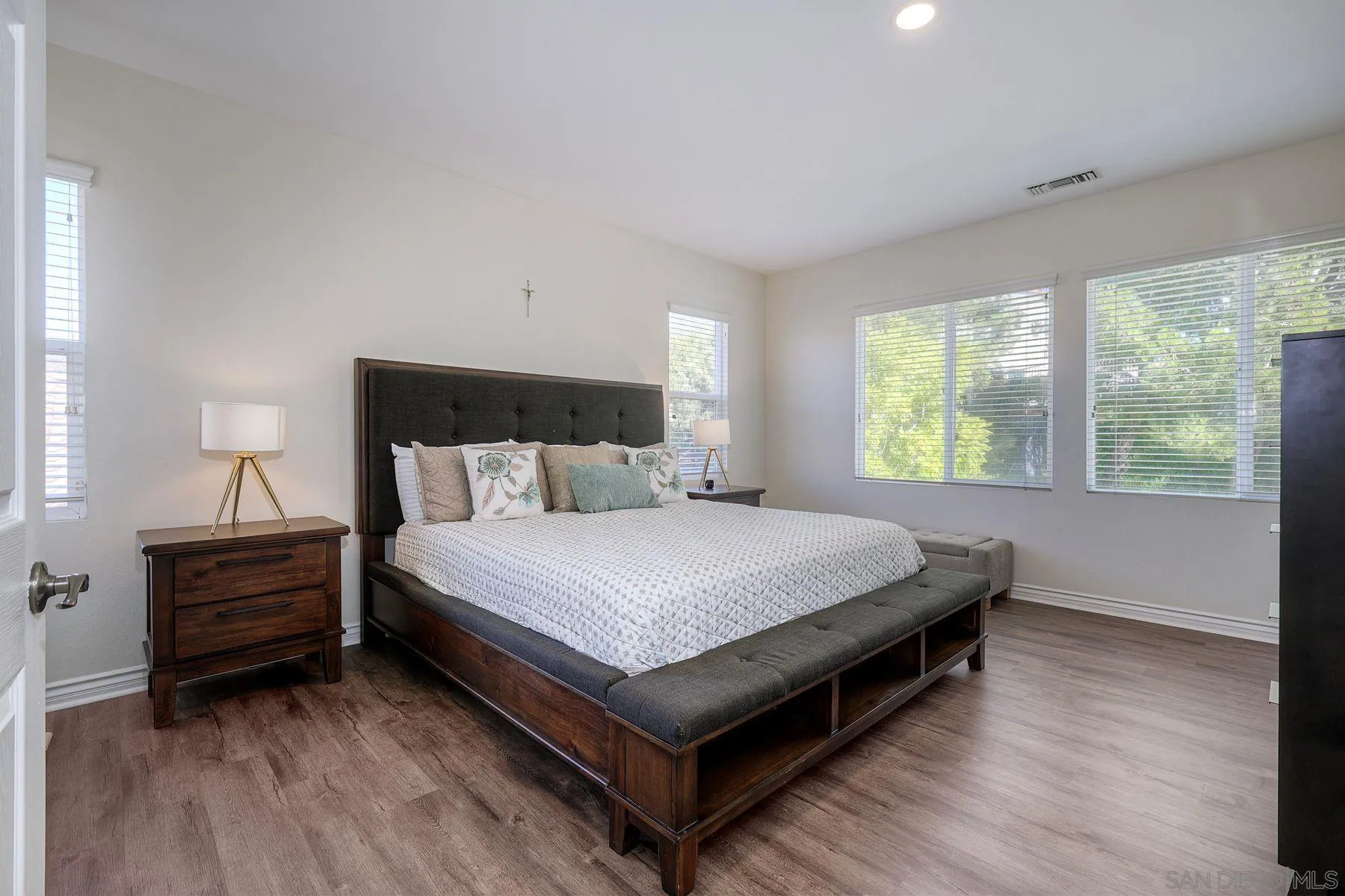 993 Hawthorne Creek Dr