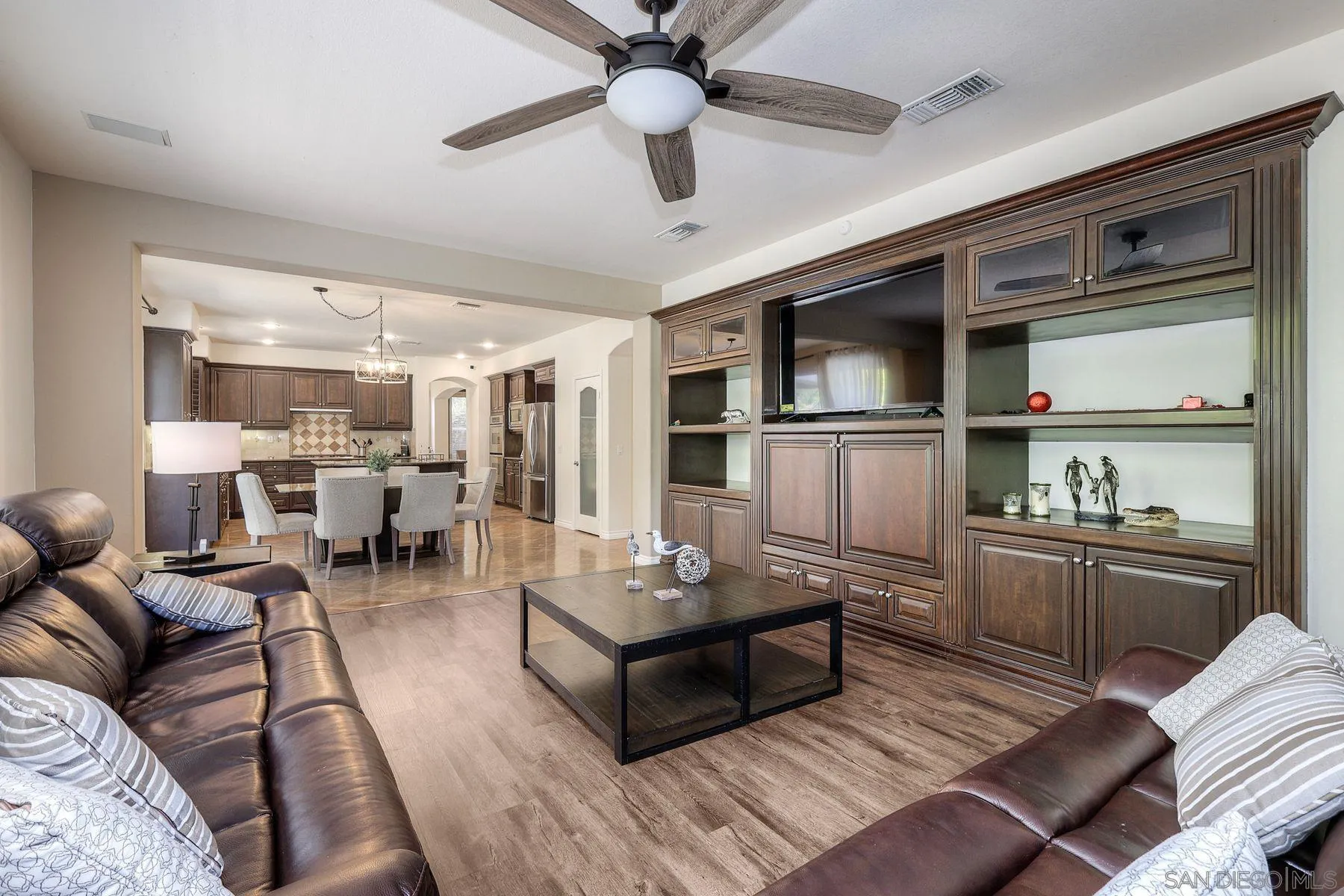 993 Hawthorne Creek Dr